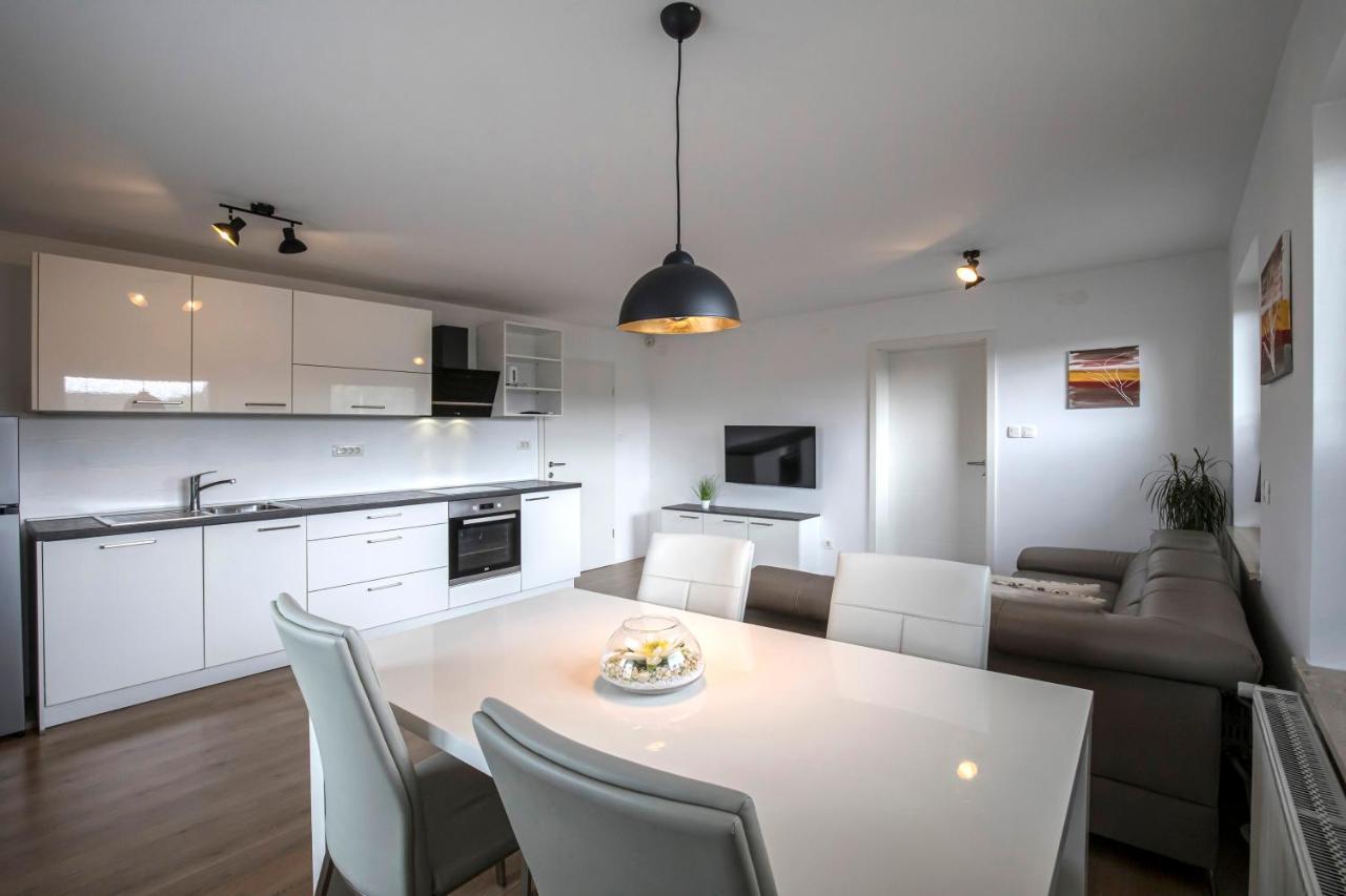 Apartments Vila Apolonia ليوبليانا المظهر الخارجي الصورة